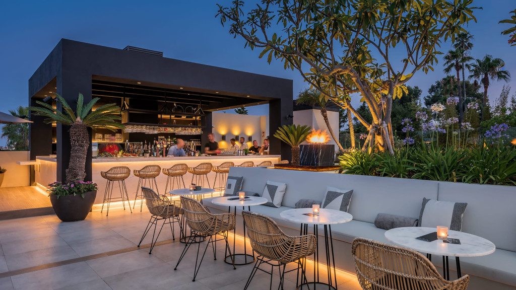 A Symphony of Flavors and Memories: Discovering Marbella’s Nightlife through its Iconic Bars
